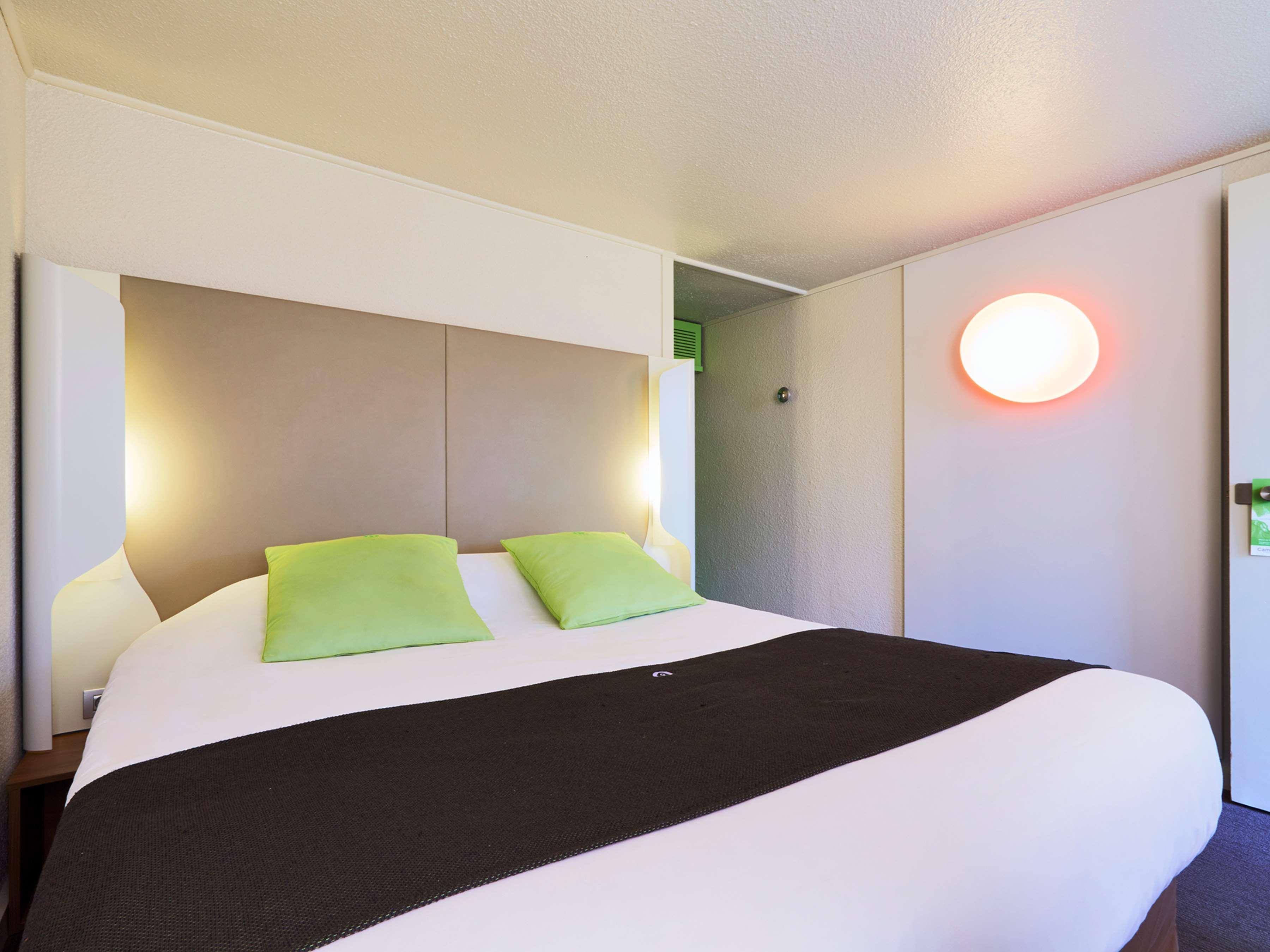 Kyriad Villeneuve Saint Georges - Hotel Renove Kültér fotó