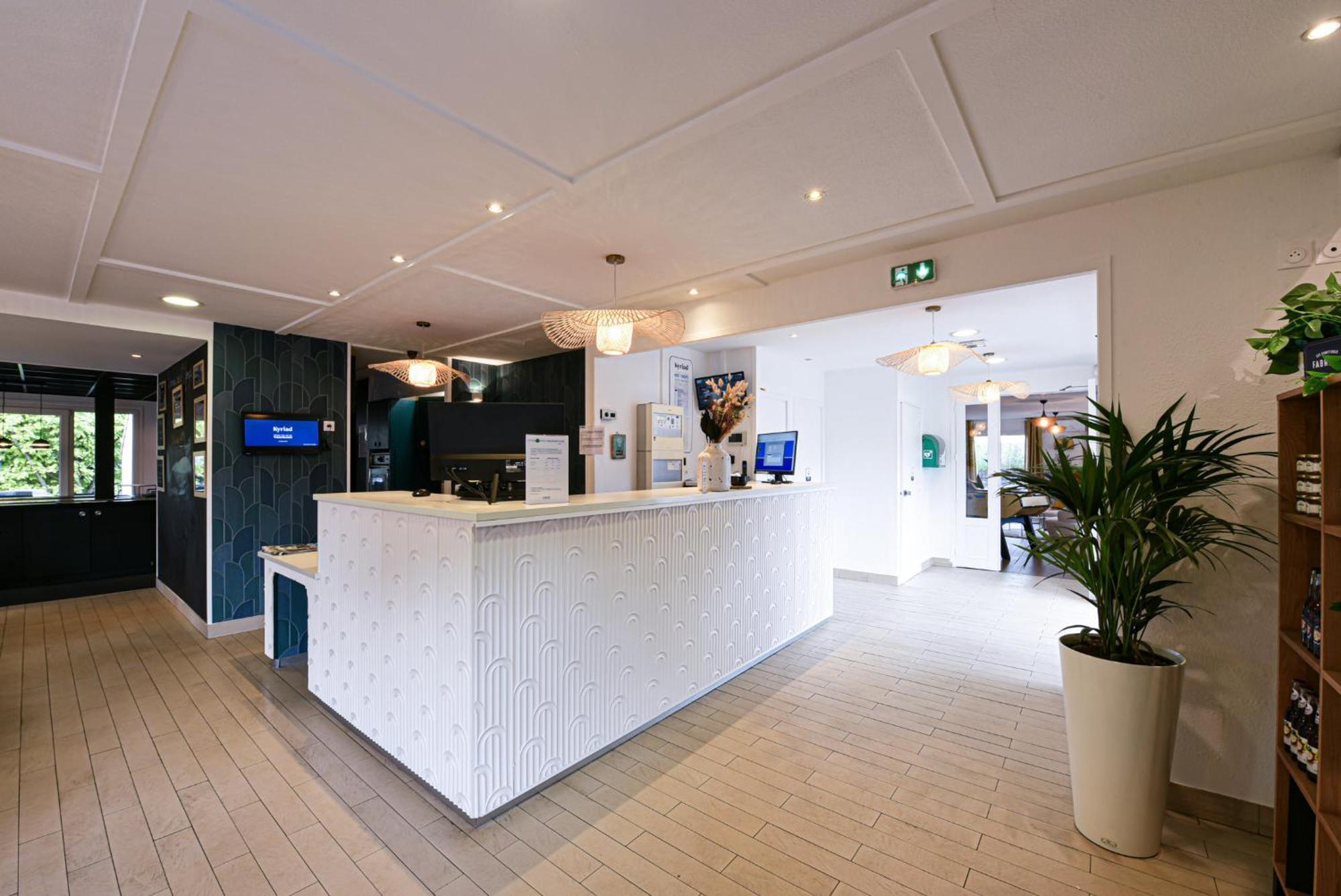 Kyriad Villeneuve Saint Georges - Hotel Renove Kültér fotó