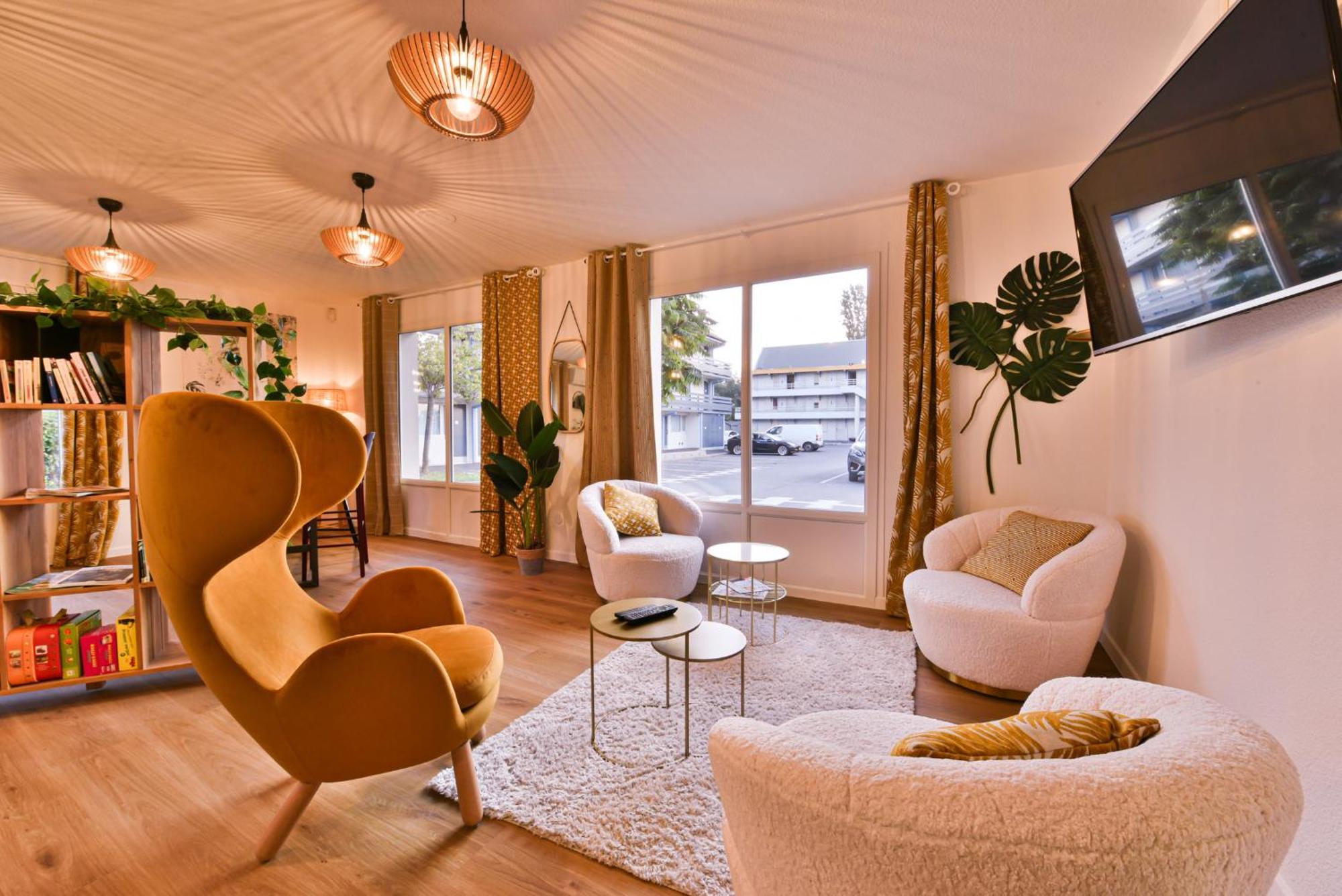 Kyriad Villeneuve Saint Georges - Hotel Renove Kültér fotó