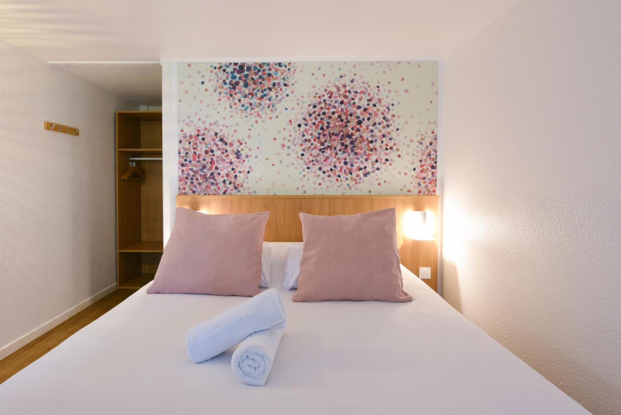 Kyriad Villeneuve Saint Georges - Hotel Renove Kültér fotó