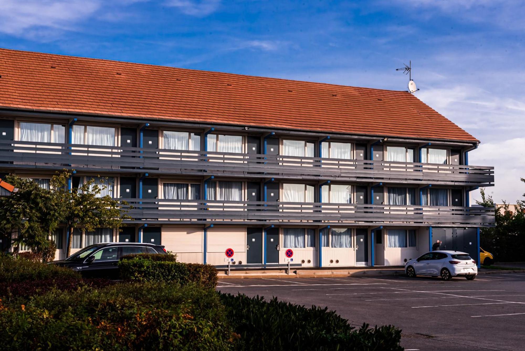 Kyriad Villeneuve Saint Georges - Hotel Renove Kültér fotó