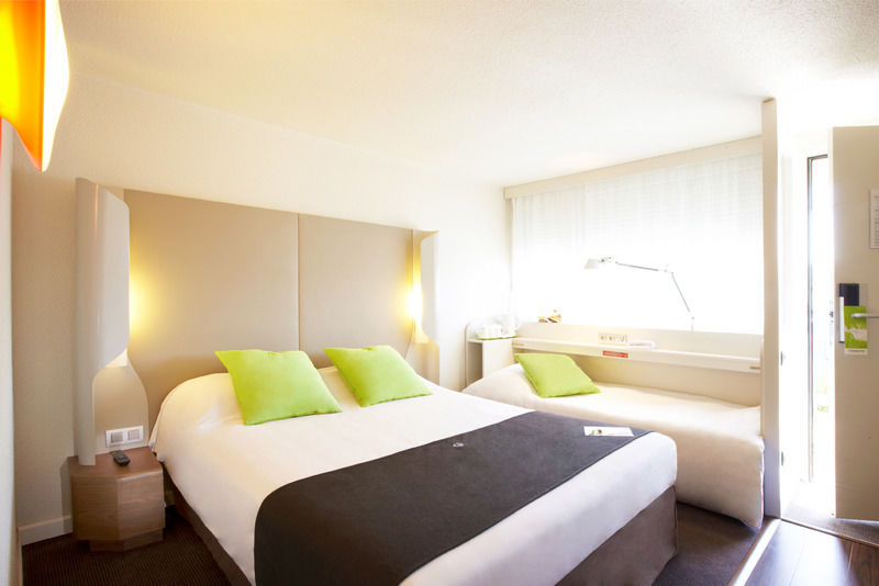 Kyriad Villeneuve Saint Georges - Hotel Renove Kültér fotó