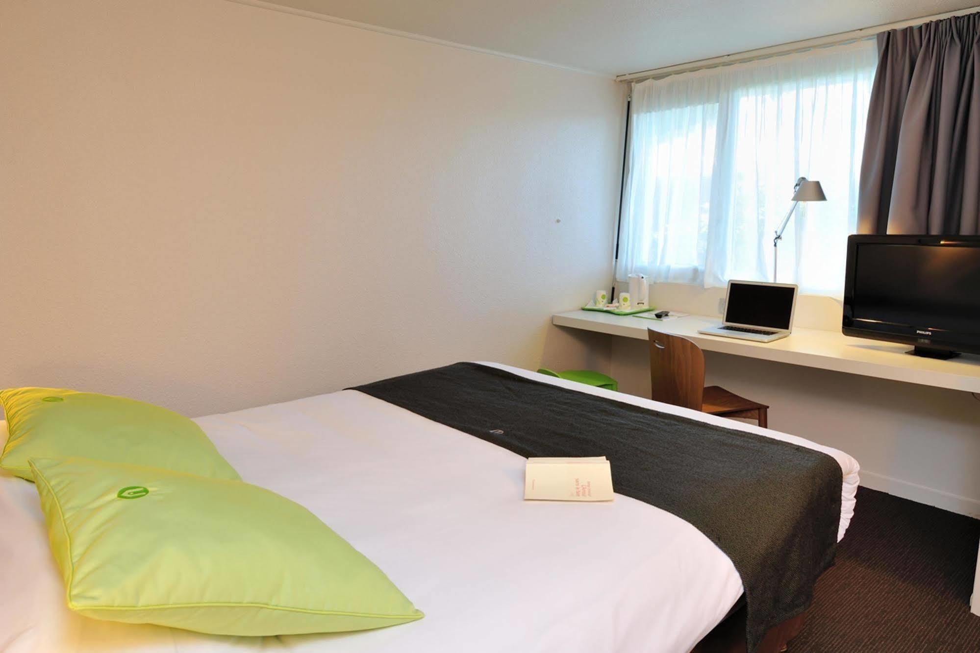 Kyriad Villeneuve Saint Georges - Hotel Renove Kültér fotó